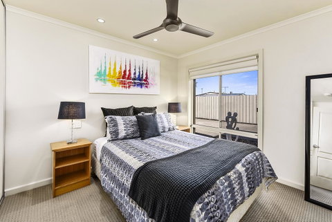 City Fringe Apartment - St Kilda Accommodation 4