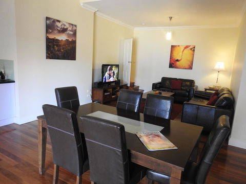 A Secret Garden - St Kilda Accommodation 14