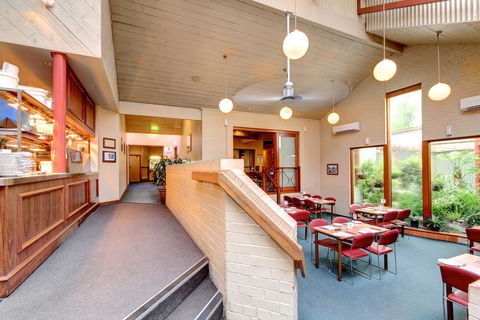 Victoria Hotel Strathalbyn - St Kilda Accommodation 2