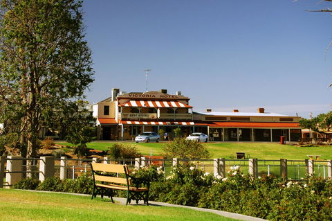 Victoria Hotel Strathalbyn - St Kilda Accommodation 11