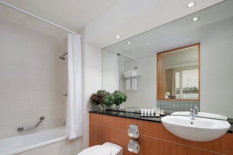 Rydges Newcastle - St Kilda Accommodation 20