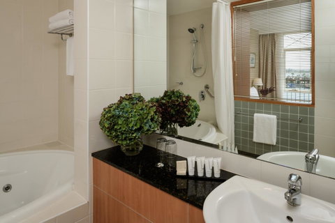 Rydges Newcastle - St Kilda Accommodation 15