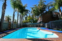 Book Dubbo Accommodation Vacations St Kilda Accommodation St Kilda Accommodation