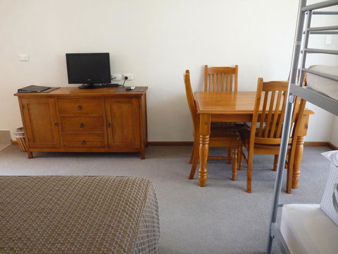 Coonawarra Motor Lodge - St Kilda Accommodation 12