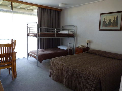 Coonawarra Motor Lodge - St Kilda Accommodation 10
