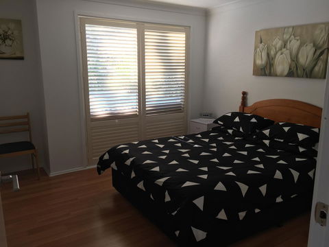 Arena Blanca Holiday Home - St Kilda Accommodation 11