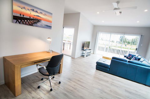 Wellington Lake Retreat - St Kilda Accommodation 7