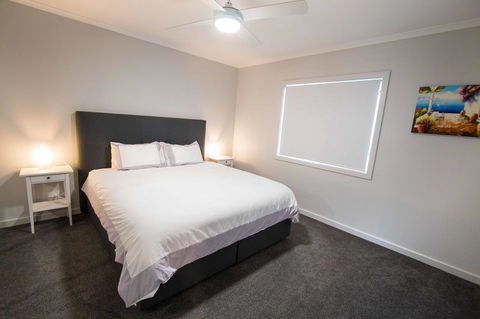 Wellington Lake Retreat - St Kilda Accommodation 11