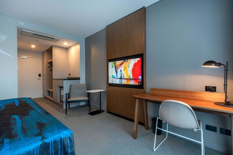 The Adnate Perth - Art Series - St Kilda Accommodation 12