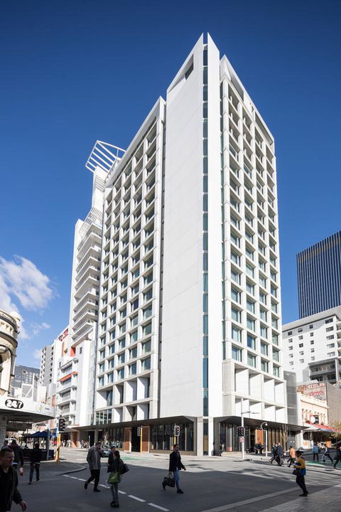 QT Perth - St Kilda Accommodation 7