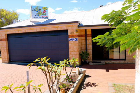 Lazy Lobster Holiday Units & Chalets - St Kilda Accommodation 17