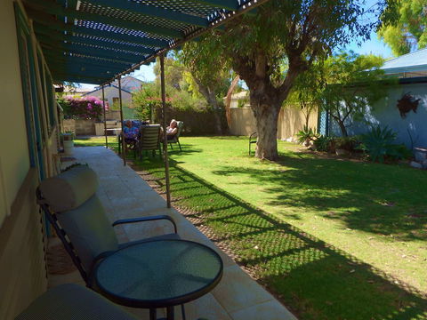 Lazy Lobster Holiday Units & Chalets - St Kilda Accommodation 30