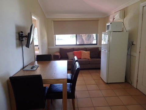 Lazy Lobster Holiday Units & Chalets - St Kilda Accommodation 3