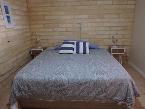 Lazy Lobster Holiday Units & Chalets - St Kilda Accommodation 11