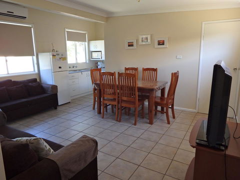 Lazy Lobster Holiday Units & Chalets - St Kilda Accommodation 23