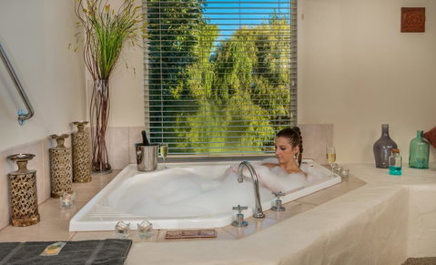 Chimes Spa Retreat - St Kilda Accommodation 15
