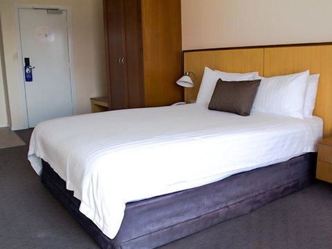 Ocean Beach Hotel - St Kilda Accommodation 2
