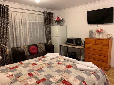 Ascot Comfort - St Kilda Accommodation 8