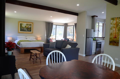 The Floating Forest - St Kilda Accommodation 13