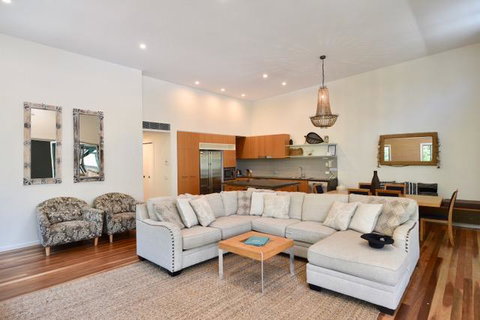 East On Byron - St Kilda Accommodation 13