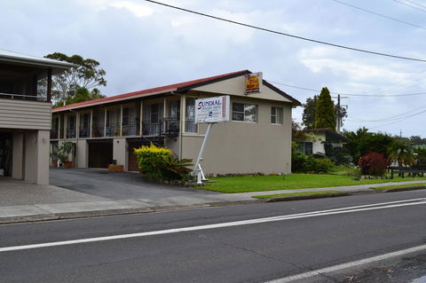 Sundial Holiday Units - St Kilda Accommodation 1