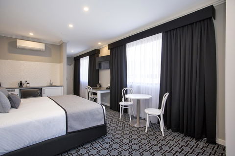 CH Boutique Hotel & Apartments, Ascend Hotel Collection - St Kilda Accommodation 3