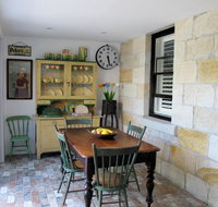 Apple Tree Cottage - St Kilda Accommodation