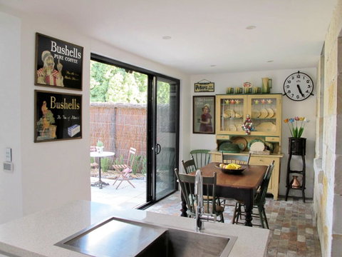 Apple Tree Cottage - St Kilda Accommodation 7