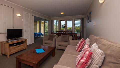 Hastings Cove Holiday Apartments - St Kilda Accommodation 0