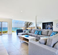 Neptune - Absolute Beachfront - St Kilda Accommodation
