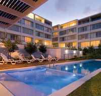 Oaks Lure - St Kilda Accommodation