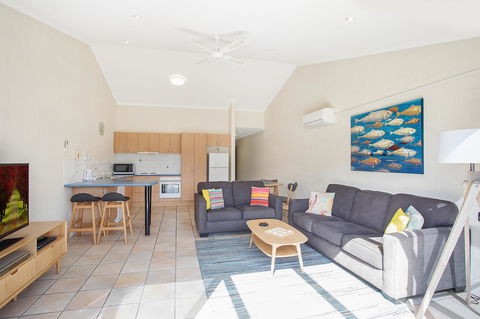 Sails Luxury Apartments Merimbula - St Kilda Accommodation 22
