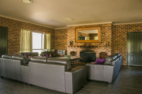 Ironstone Estate Lovedale - St Kilda Accommodation 2