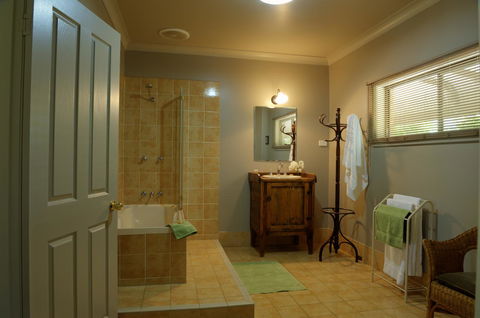 Ironstone Estate Lovedale - St Kilda Accommodation 32