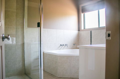 Ironstone Estate Lovedale - St Kilda Accommodation 6