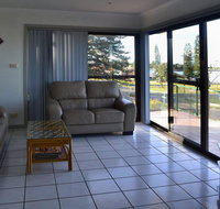 Oxley 8 at Tuncurry - St Kilda Accommodation