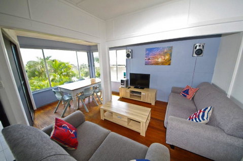 Apollo 1, 9 Hodgson Street - St Kilda Accommodation 0