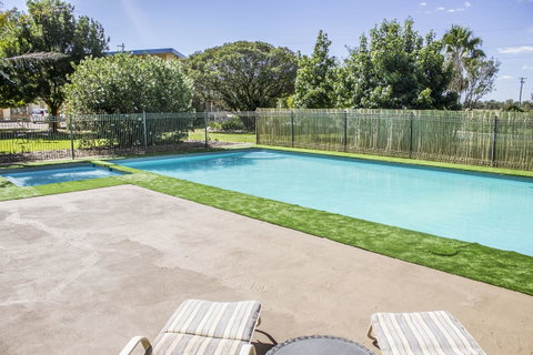 Allonville Gardens Motel - St Kilda Accommodation 9