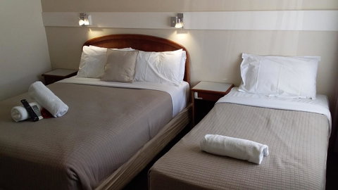 Allonville Gardens Motel - St Kilda Accommodation 4