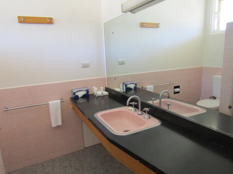 Allonville Gardens Motel - St Kilda Accommodation 18