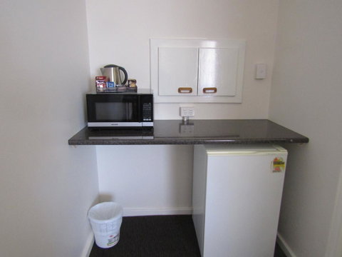 Allonville Gardens Motel - St Kilda Accommodation 16
