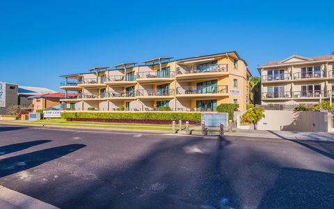 The Cove Yamba - St Kilda Accommodation 14