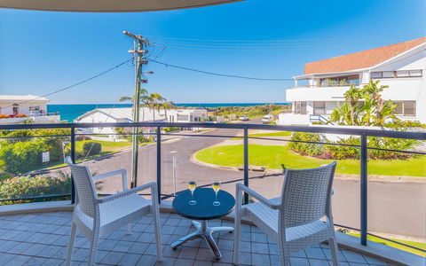 The Cove Yamba - St Kilda Accommodation 0