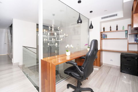 Luxury Villa Darlington - Vine - St Kilda Accommodation 14