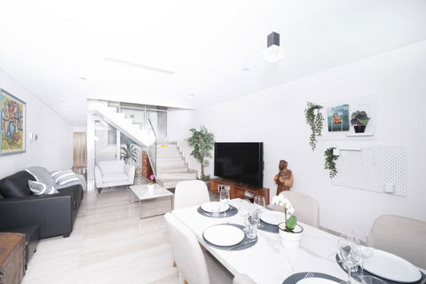 Luxury Villa Darlington - Vine - St Kilda Accommodation 7