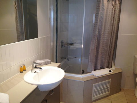 BASE Holidays - Ettalong Beach Premium Apartments - St Kilda Accommodation 39