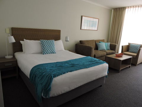 BASE Holidays - Ettalong Beach Premium Apartments - St Kilda Accommodation 11