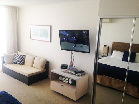 BASE Holidays - Ettalong Beach Premium Apartments - St Kilda Accommodation 32