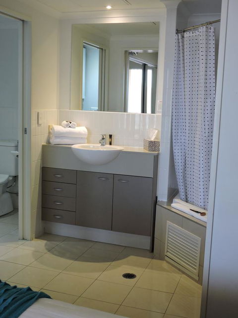 BASE Holidays - Ettalong Beach Premium Apartments - St Kilda Accommodation 8