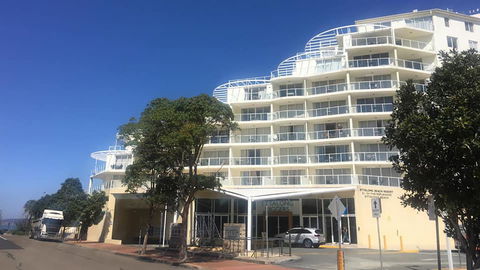 BASE Holidays - Ettalong Beach Premium Apartments - St Kilda Accommodation 0